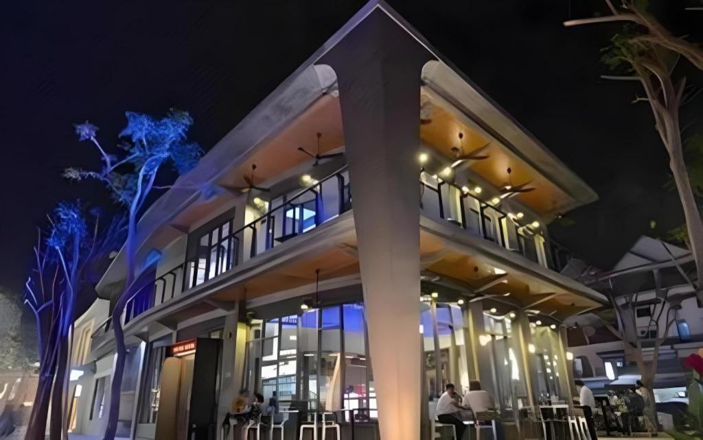 米特兰酒店 金边 外观 照片